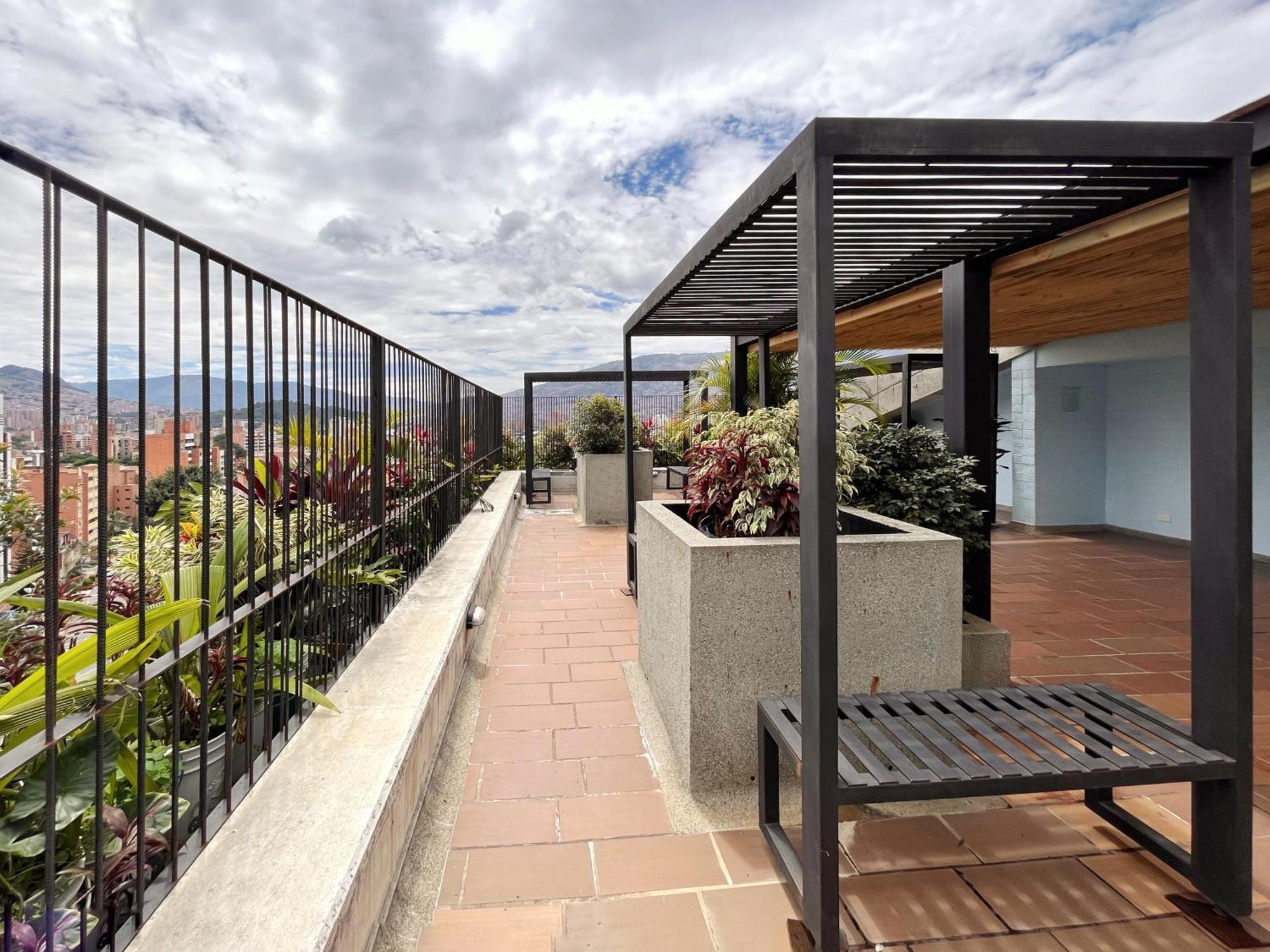 Enchanted Elegance In Laureles Μεντεγίν Εξωτερικό φωτογραφία